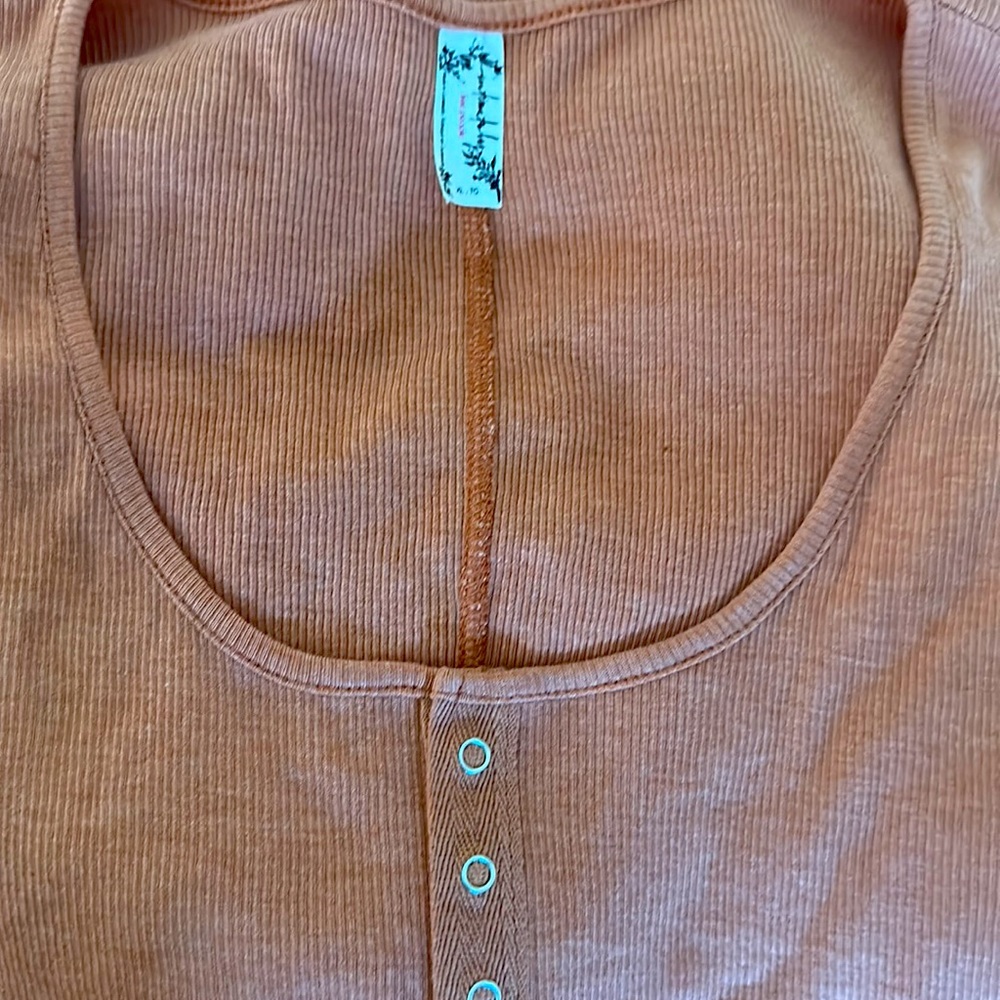 Free People NEW The Laid Back Ribbed Henley Tank “Goldrust” Orange Rust Beige XL - Picture 3 of 4